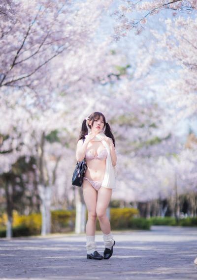 浴室狂欢日本_720免费电视剧