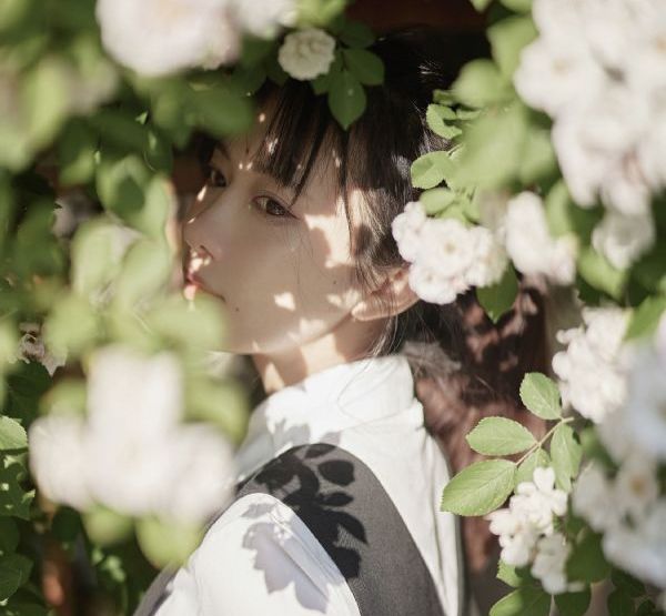 两男吮着她的花蒂尿的拍摄地点_蓝光在线播放观看